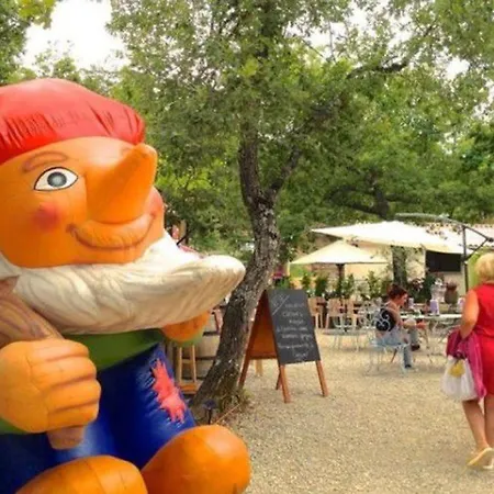 مكان تخييم Cosy Avec Terrasse - 4 Personnes - Api-1-52-659 *